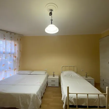 Tomi Apartment *